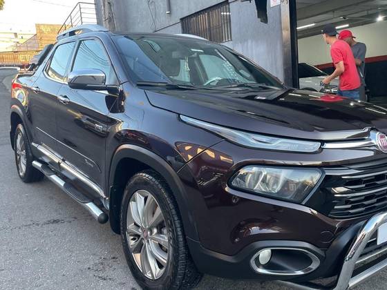 FIAT TORO 2.0 16V TURBO DIESEL RANCH 4WD AT9 FIAT TORO 2.0 16V TURBO DIESEL RANCH 4WD AT9
